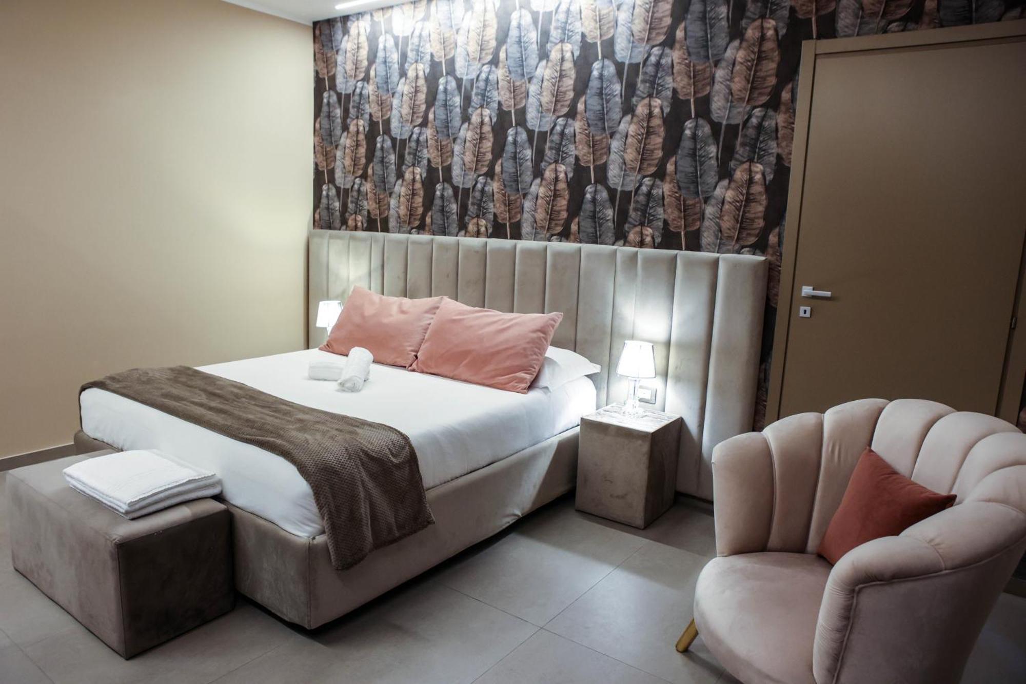B&B Suites&Rooms Piazza Dei Martiri Katánie Exteriér fotografie