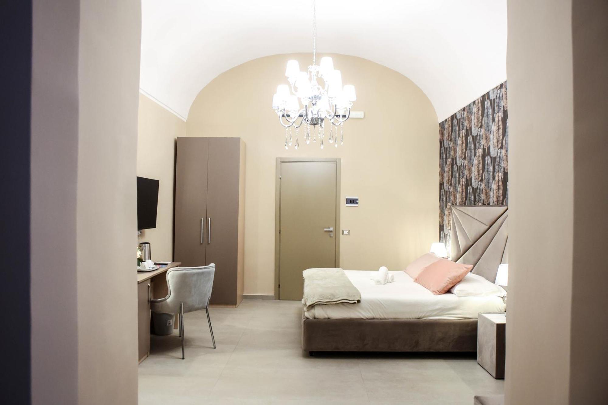 B&B Suites&Rooms Piazza Dei Martiri Katánie Exteriér fotografie