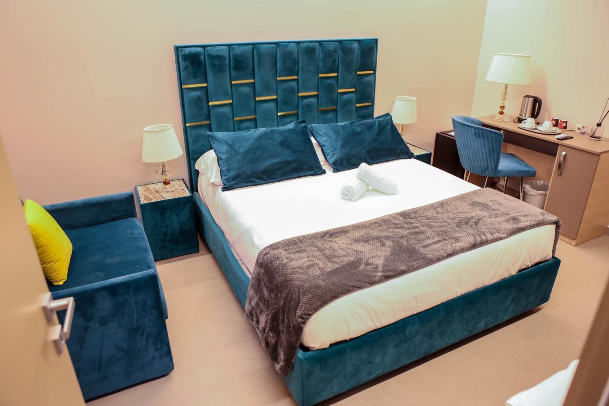 B&B Suites&Rooms Piazza Dei Martiri Katánie Exteriér fotografie